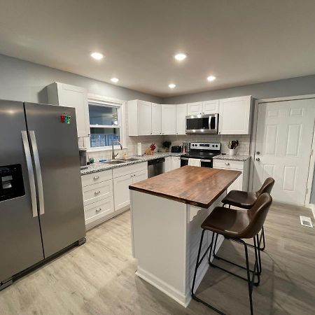 Remodeled Cottage With Sunroom Манчестер Экстерьер фото