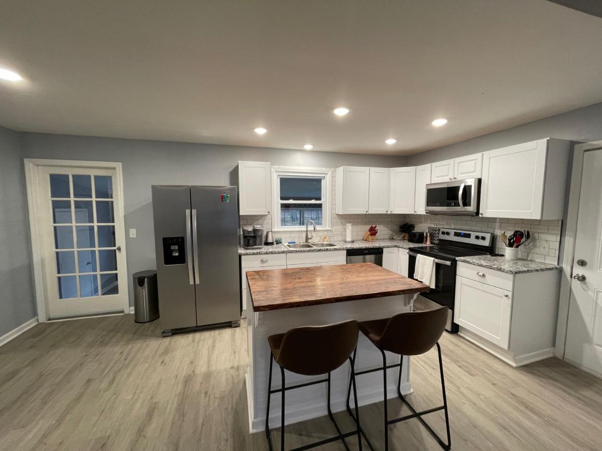 Remodeled Cottage With Sunroom Манчестер Экстерьер фото